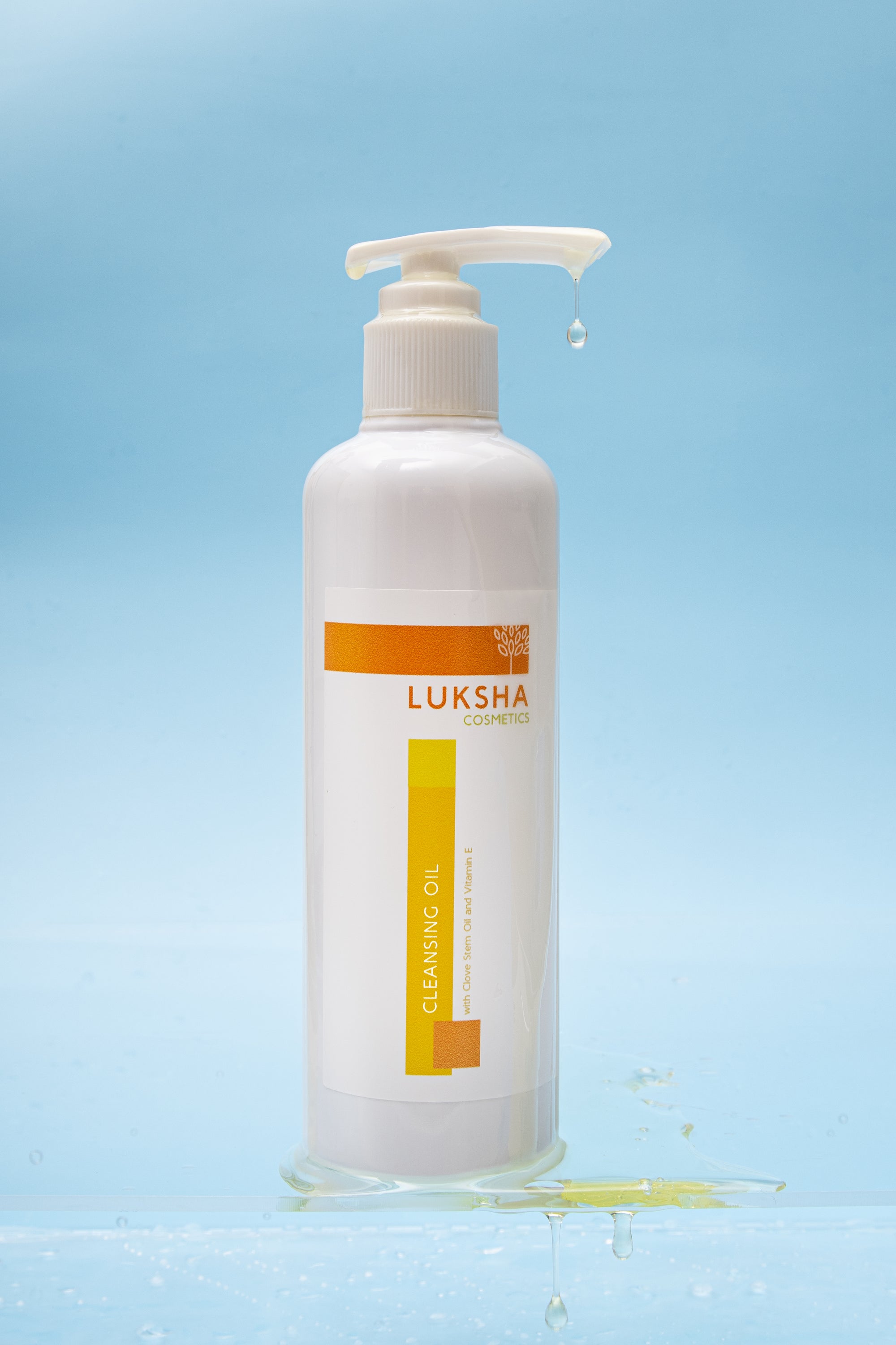 Ever wondered why your skincare routine needs a unique approach throughout the year? Discover how Luksha Cosmetics Cleansing Oil can transform your skin in every season.